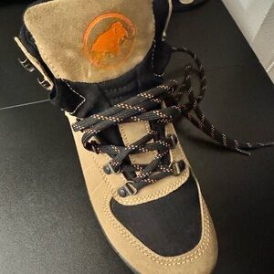 Mammut Tan and Black Men's Shoes